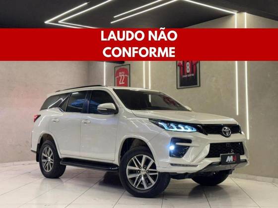 TOYOTA HILUX SW4 4.0 SRX 4X4 7 LUGARES V6 24V GASOLINA 4P AUTOMÁTICO